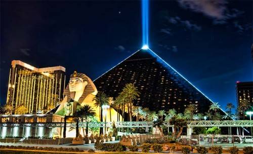 Пирамида Луксор в Лас Вегасе