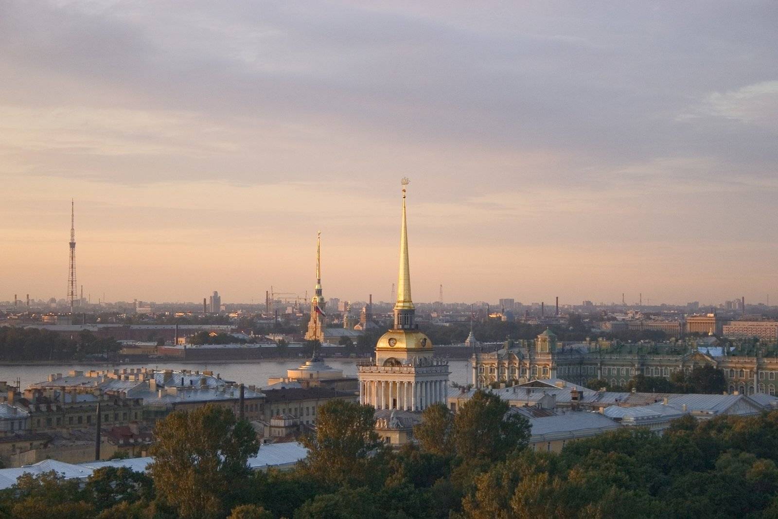 Вид из окна на Адмиралтейство Петербург