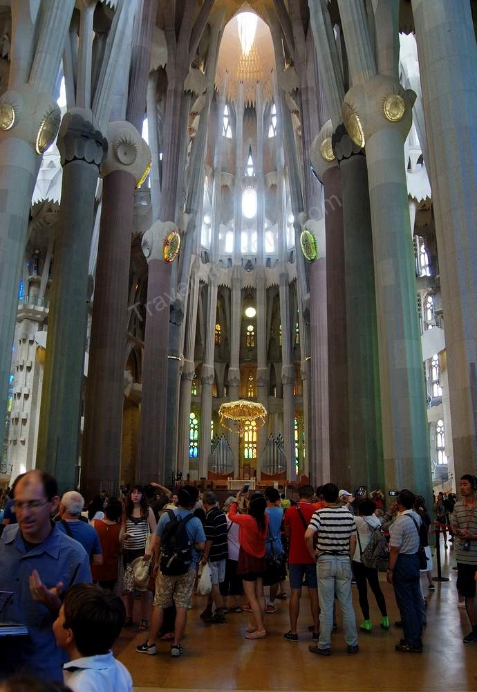 Саграда Фамилия - Храм Святого Семейства в Барселоне