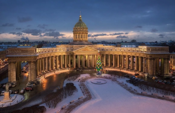 Новогодние ёлки в Санкт-Петербурге в январе