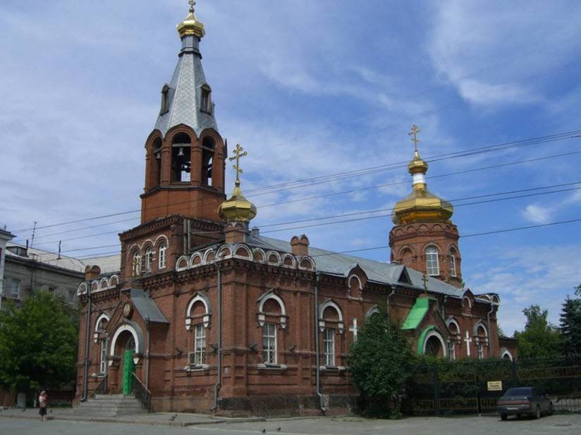 Храмы барнаула расписание. Никольская Церковь Барнаул. Достопримечательности Барнаула Никольский храм. Никольская Церковь Барнаул внутри. Собор Александра Невского Барнаул.