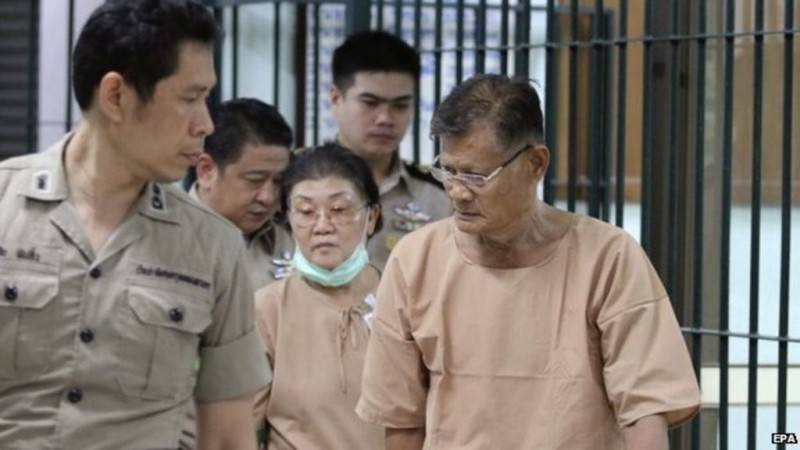 66-летний король Таиланда неожиданно женился на генерале