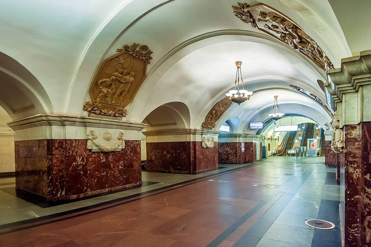 Станции метро в москве фото. Станция метро Краснопресненская. Станция Краснопресненская Кольцевая. Московский метрополитен станция Краснопресненская. Станция метро Краснопресненская Кольцевая.