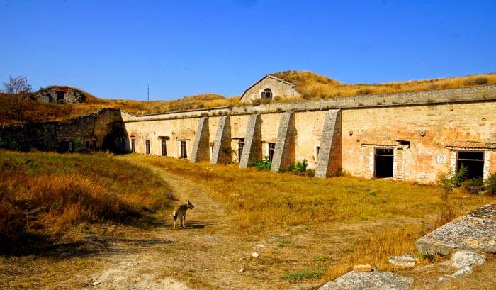 Исторический сайт военной крепости Керчь - форт Тотлебен