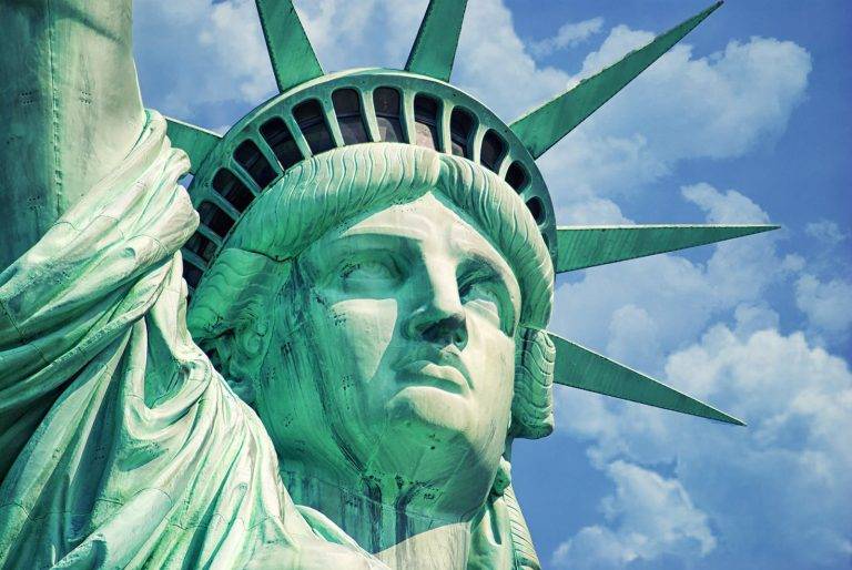 Что такое и где находится статуя свободы?