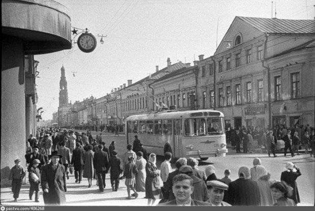 Фотомарафон «100-летие ТАССР»: площадь 1 Мая до 1918-го и после 1920 года