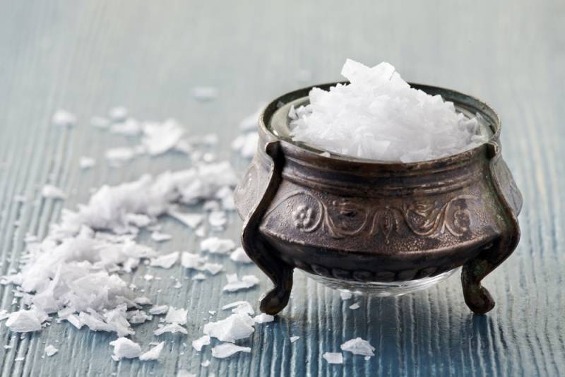 Зачем жители Японии везде оставляют соль?