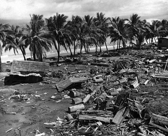 Самые разрушительные цунами в истории (ФОТО)