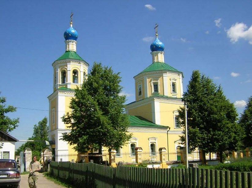 Ново сели. Храм в Новоселках Чеховский район. Церковь Успения Пресвятой Богородицы (Новосёлки). Новосёлки Чеховский район Успенский храм. Храм Успения Пресвятой Богородицы села Новоселки.