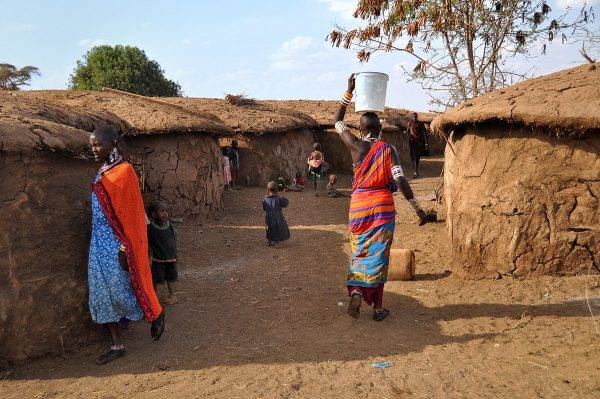 Деревня без мужчин: женщины и дети остались, мужчины и скот ушли из-за засухи ❘ фото